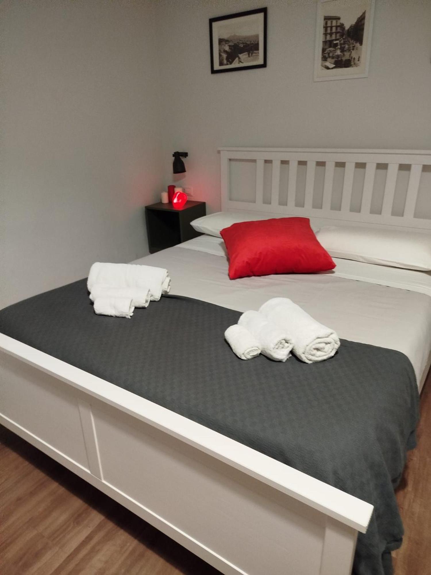 Tammurriata Nera Bedroom Napels Buitenkant foto