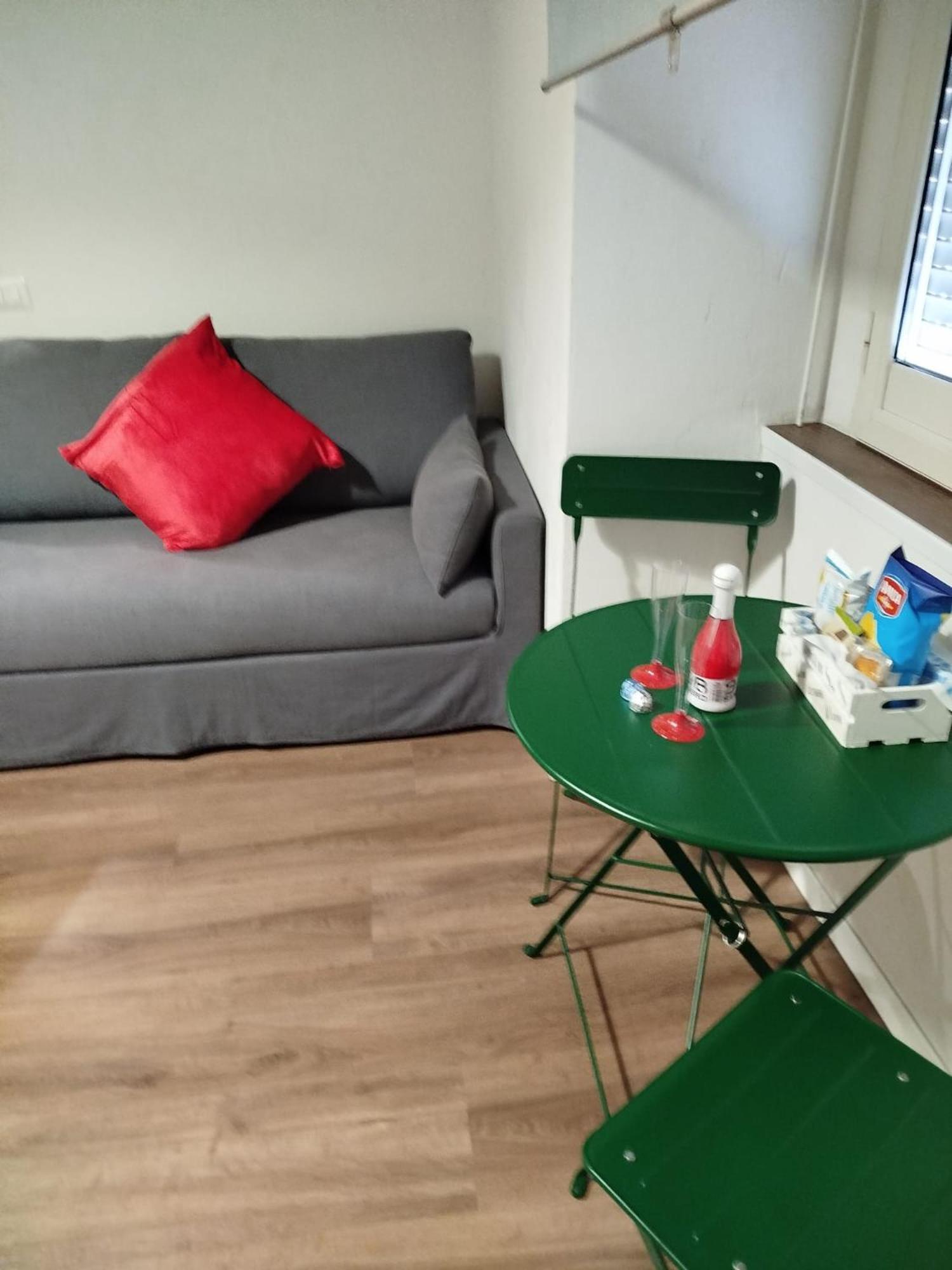 Tammurriata Nera Bedroom Napels Buitenkant foto