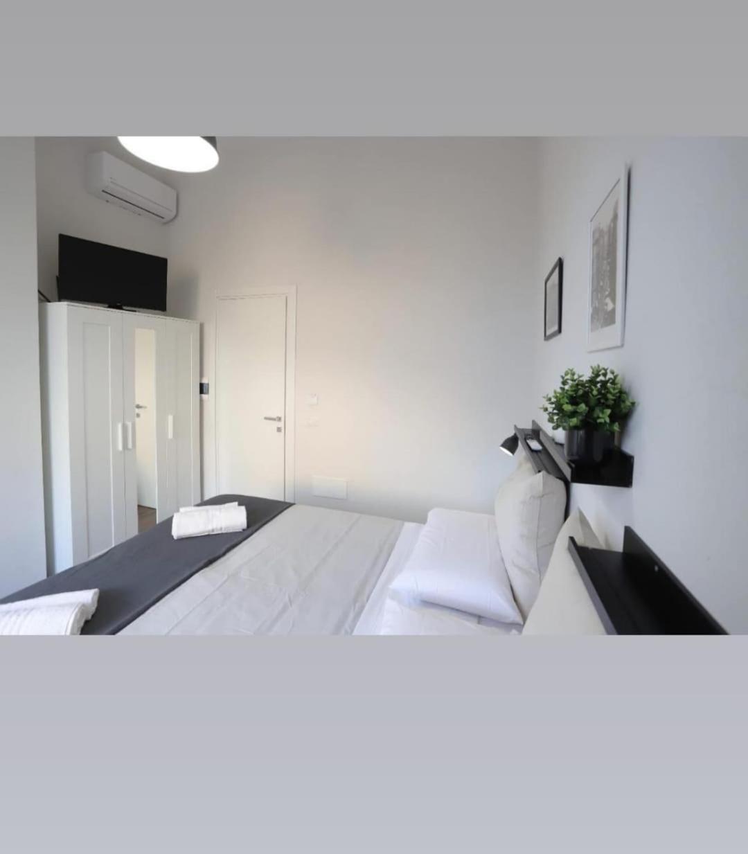 Tammurriata Nera Bedroom Napels Buitenkant foto